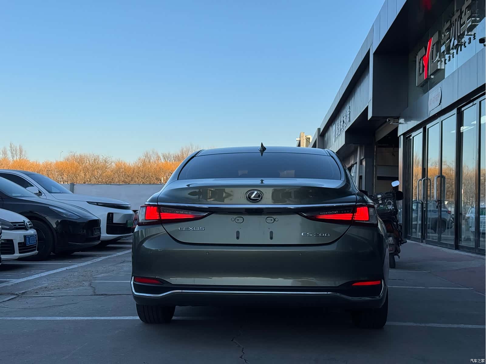Lexus ES, 2021 15