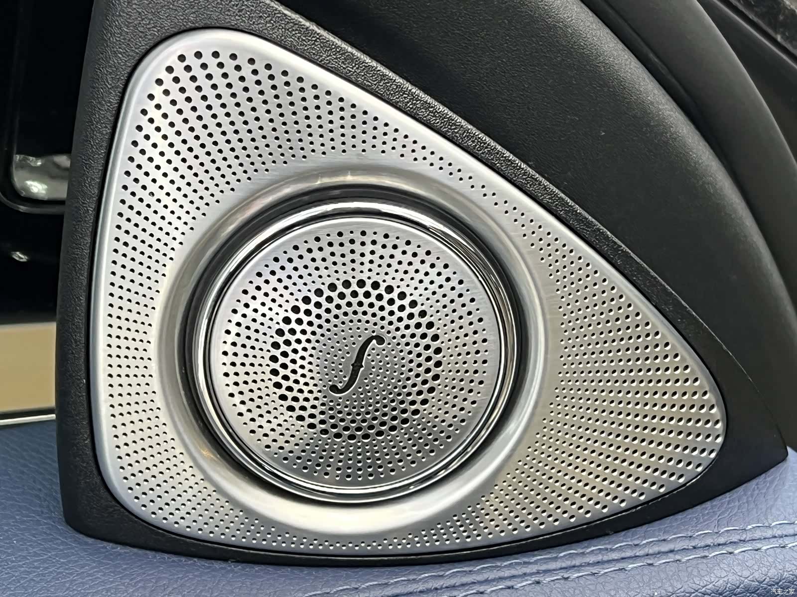 Mercedes-Benz E-Class, 2022 13