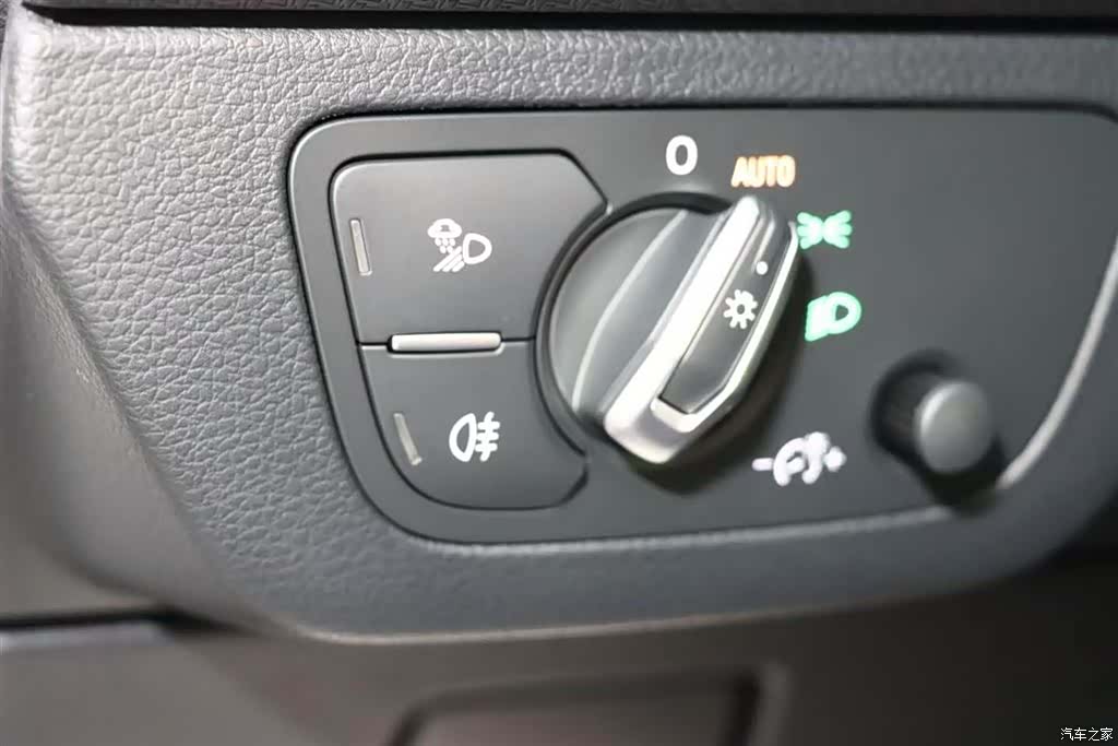Audi Q5L, 2023 11
