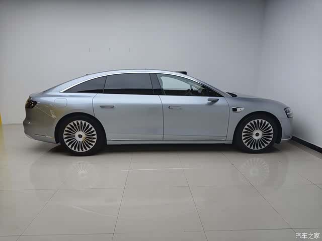 Stelato S9, 2025 4