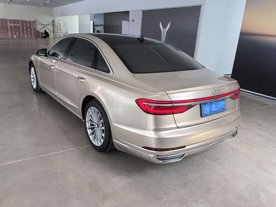 Audi A8