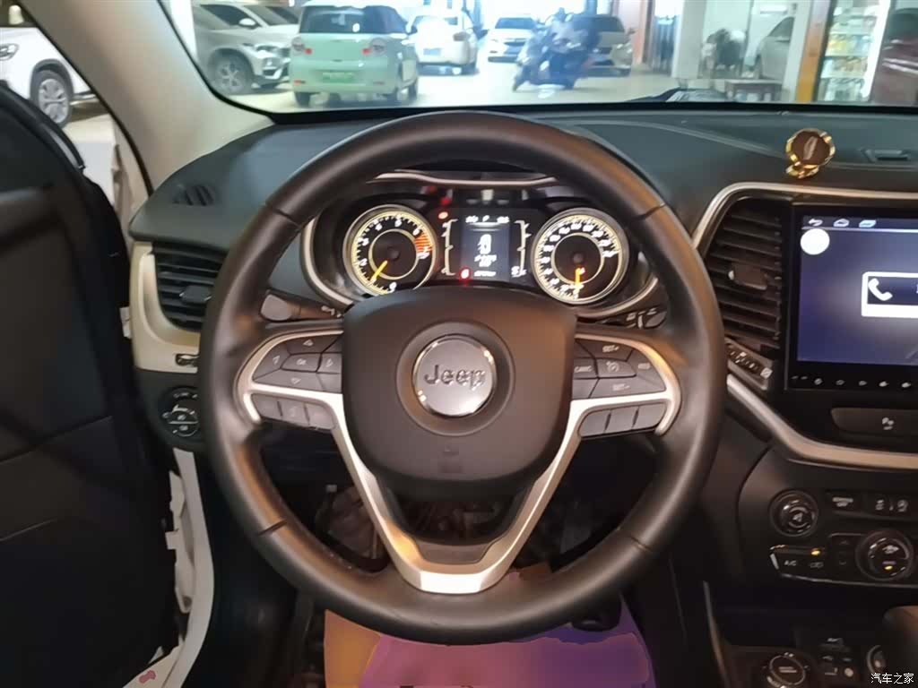 Jeep Cherokee, 2016 11