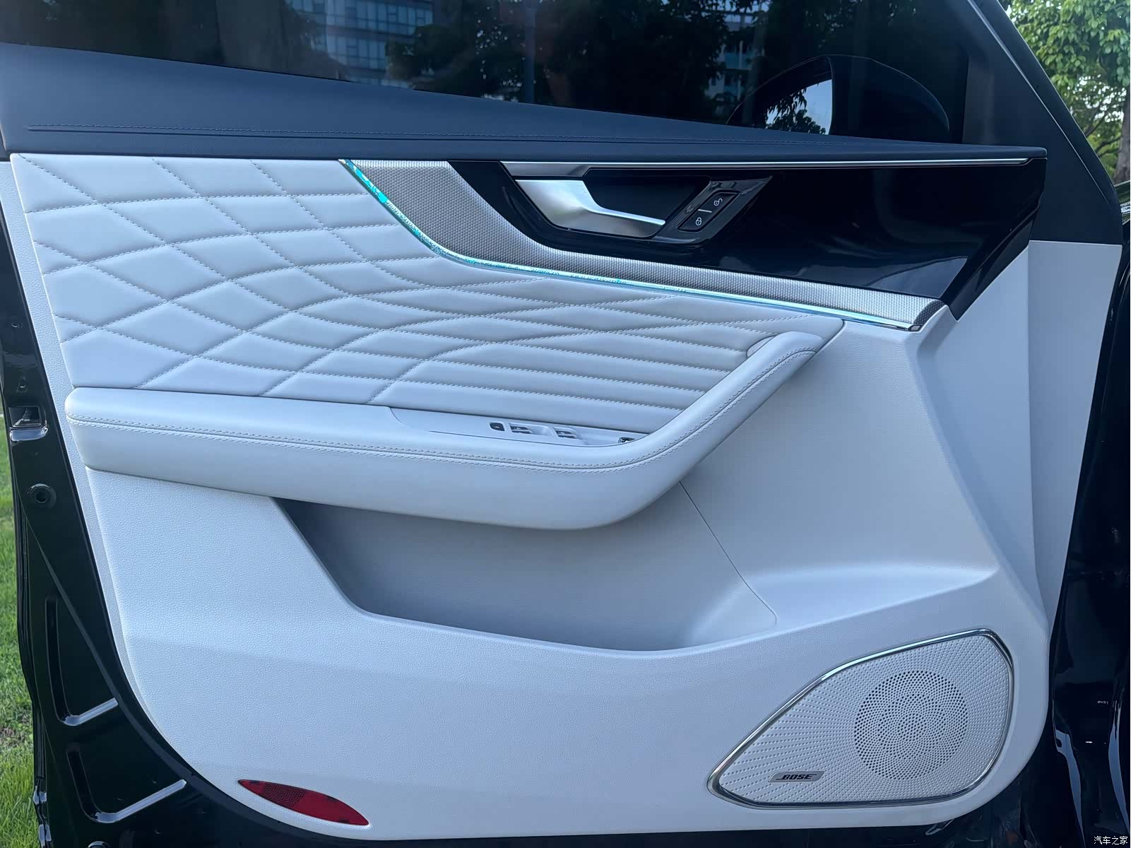 Hongqi HS5, 2022 10