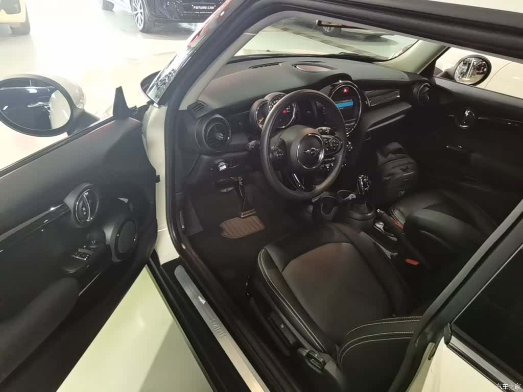 Mini ONE, 2018 15