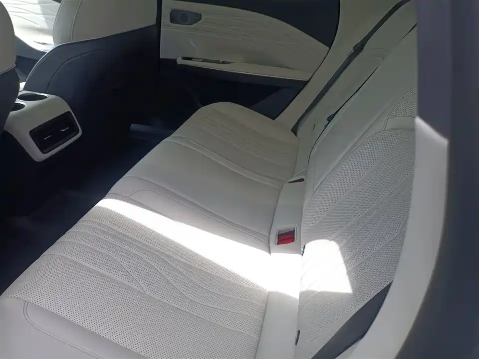 Geely Galaxy Galaxy E8