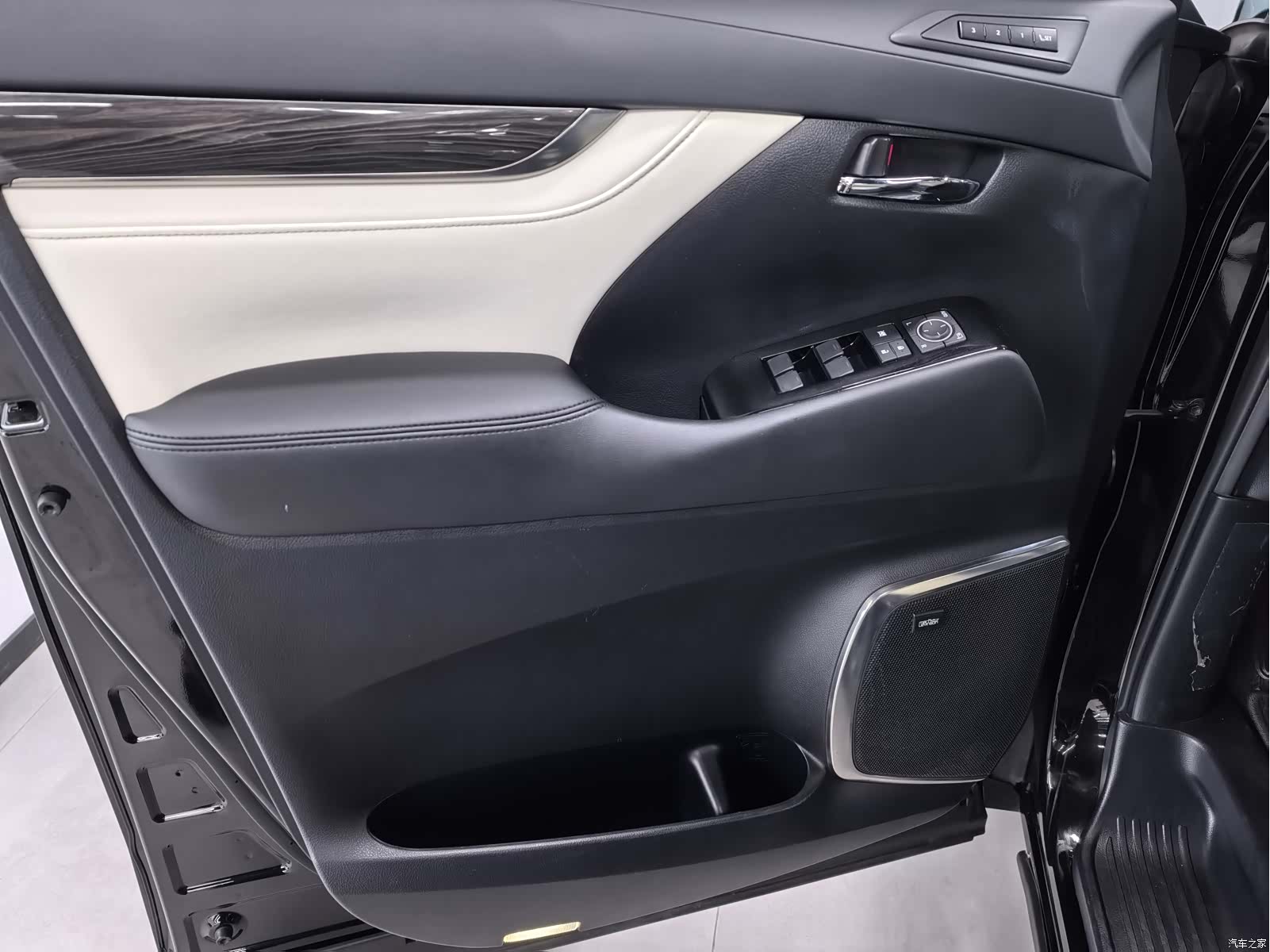 Lexus LM, 2023 15