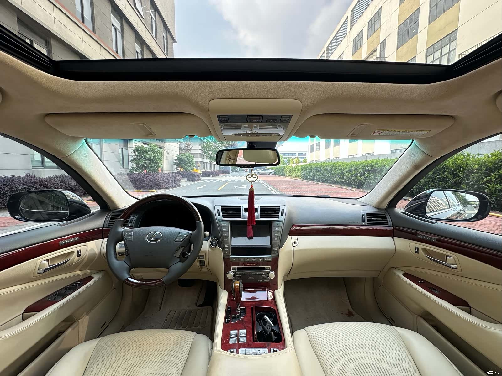 Lexus LS, 2010 11