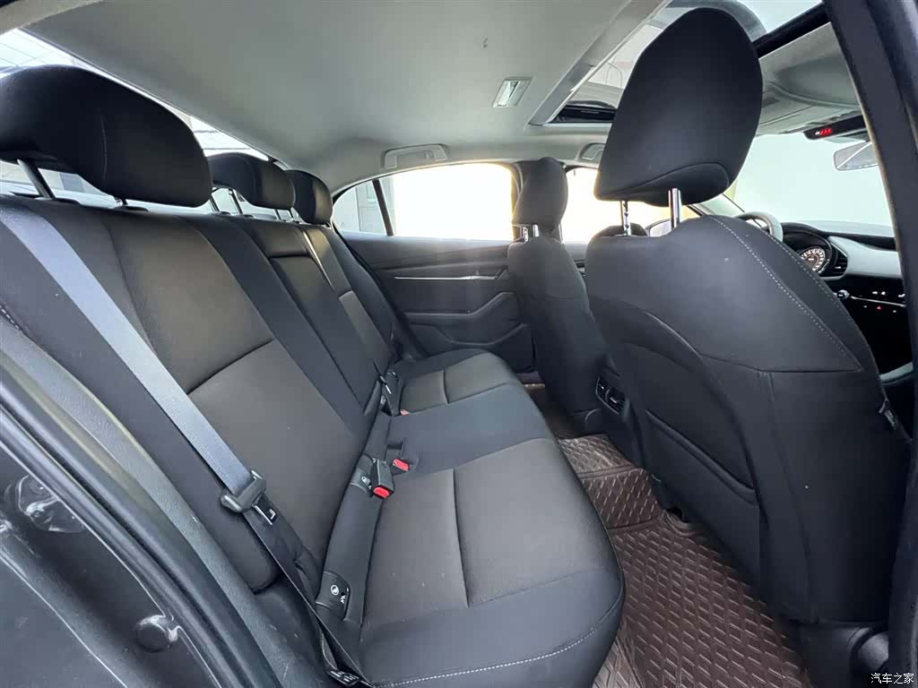 Mazda Mazda3, 2022 26