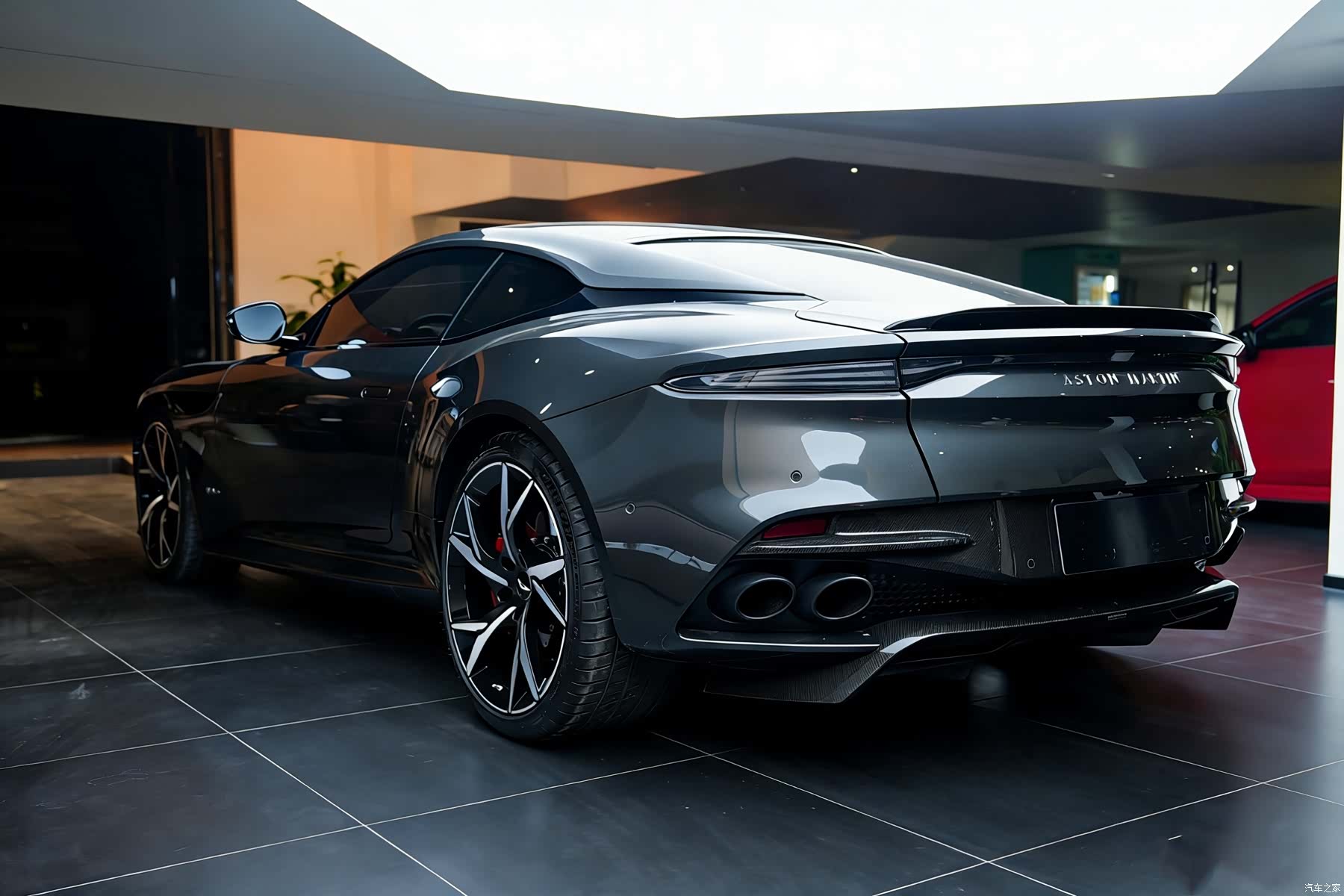 Aston Martin DBS, 2019 8