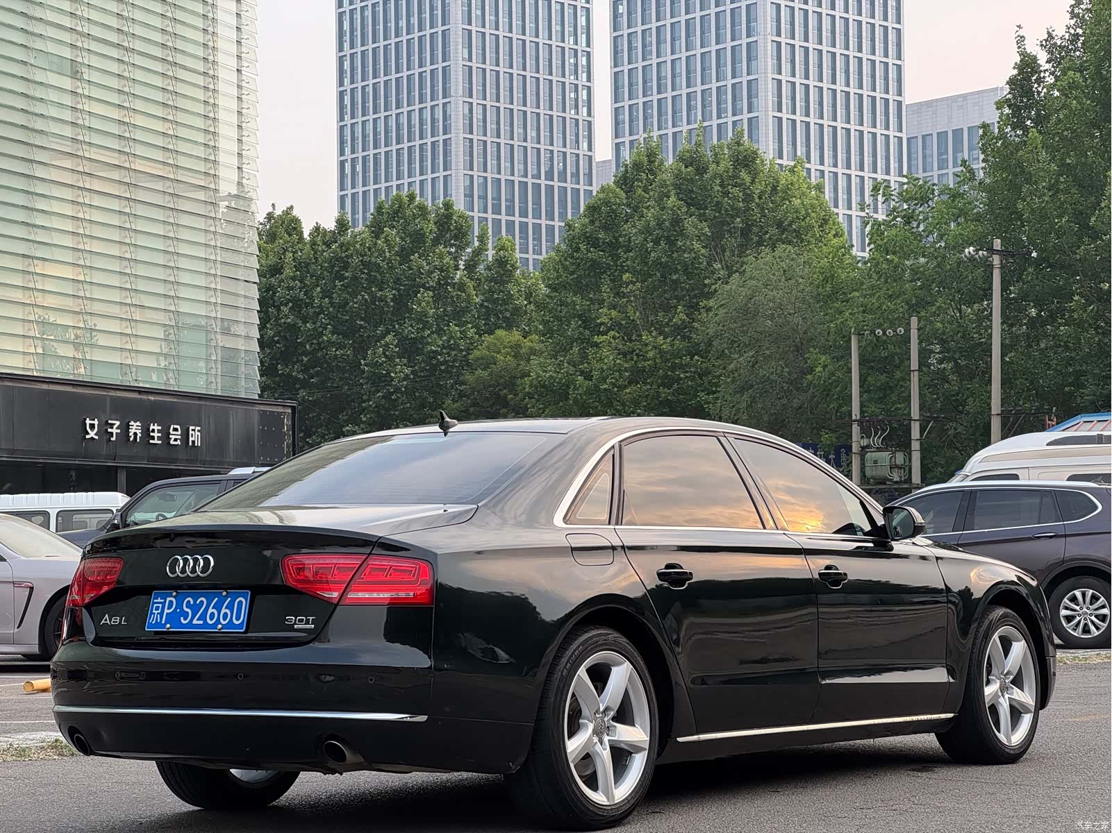 Audi A8L, 2011 4