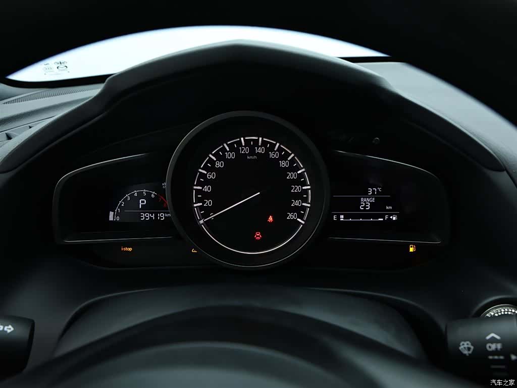 Mazda CX-4, 2023 11