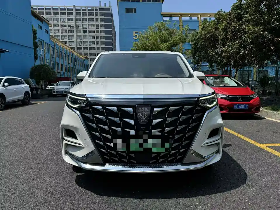 Roewe iMAX8