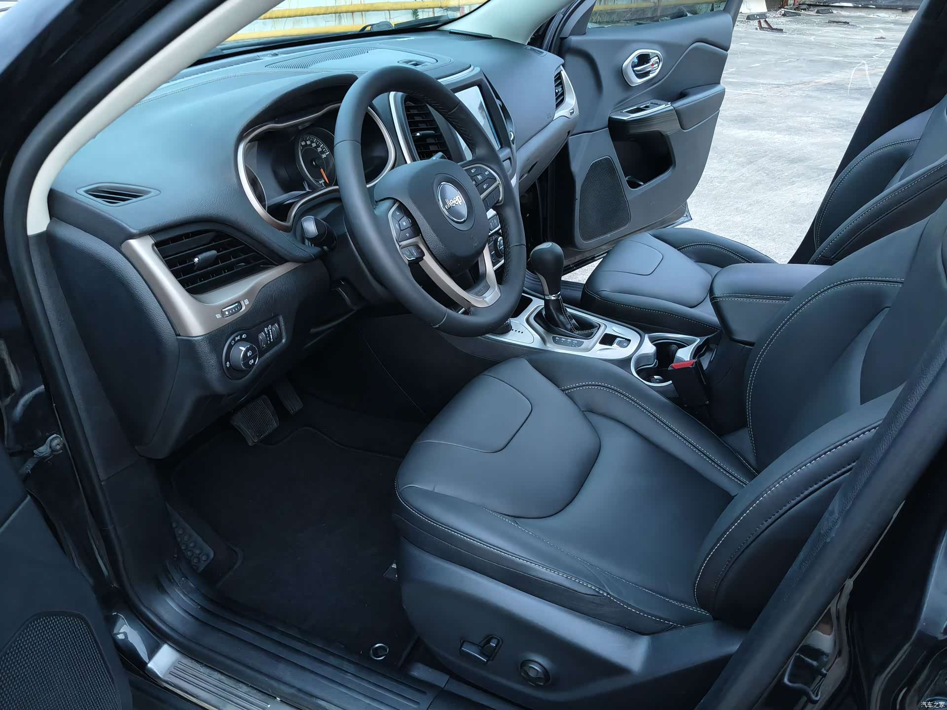 Jeep Cherokee, 2016 13