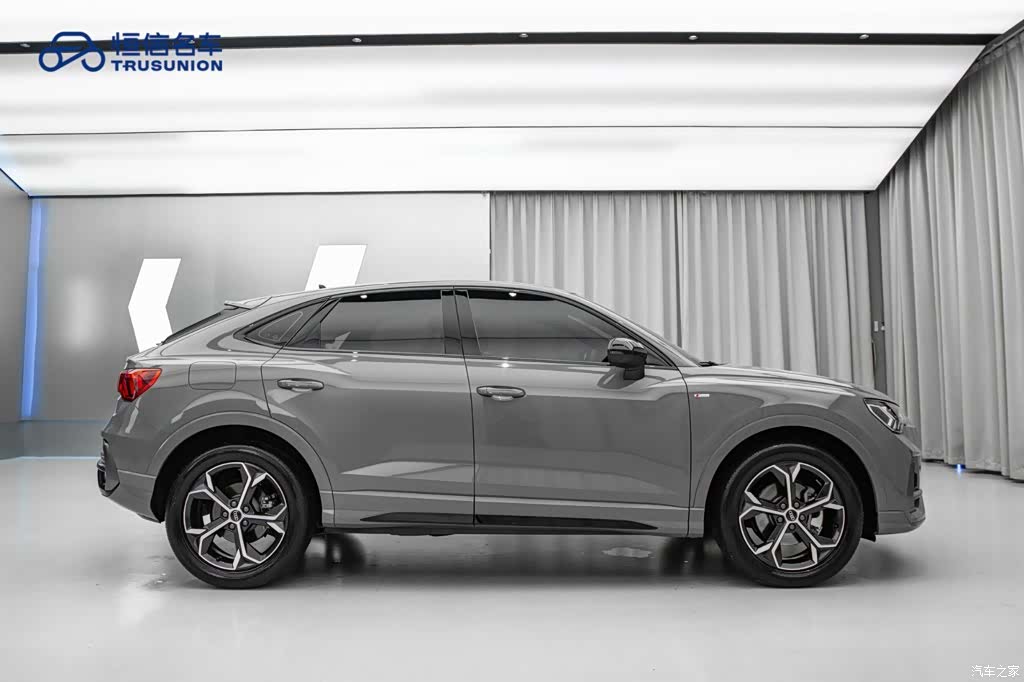 Audi Q3, 2024 4