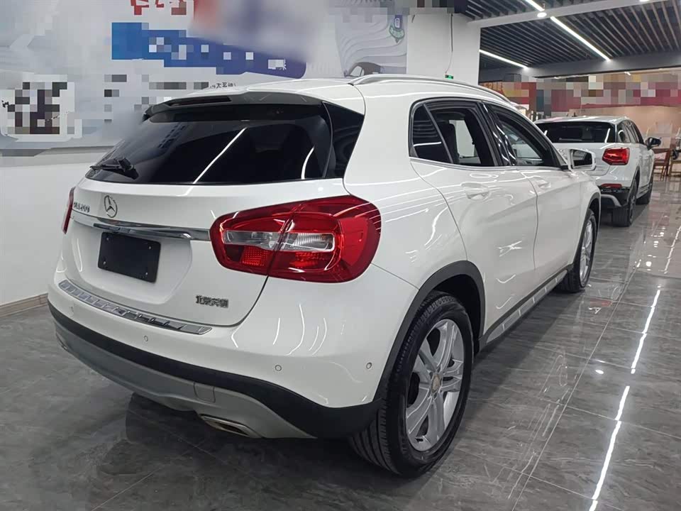 Mercedes-Benz GLA