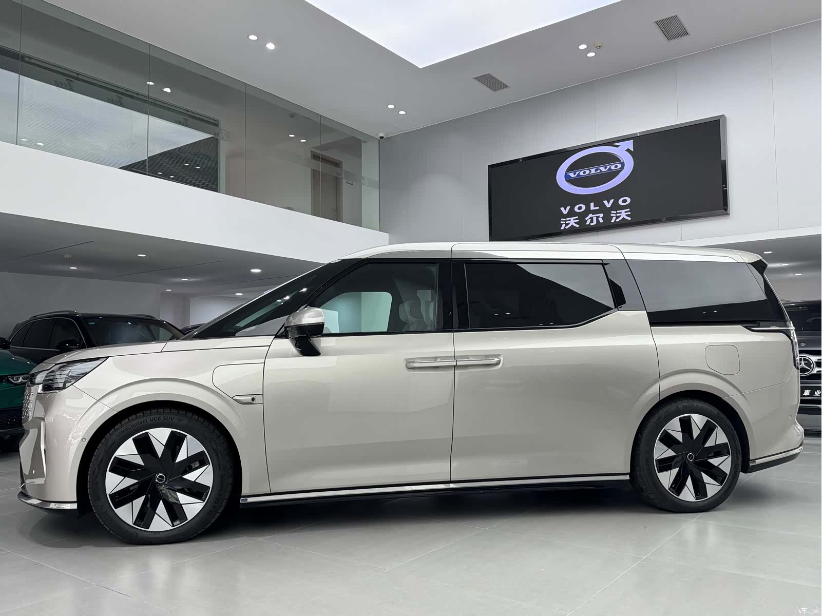 Volvo EM90, 2024 3