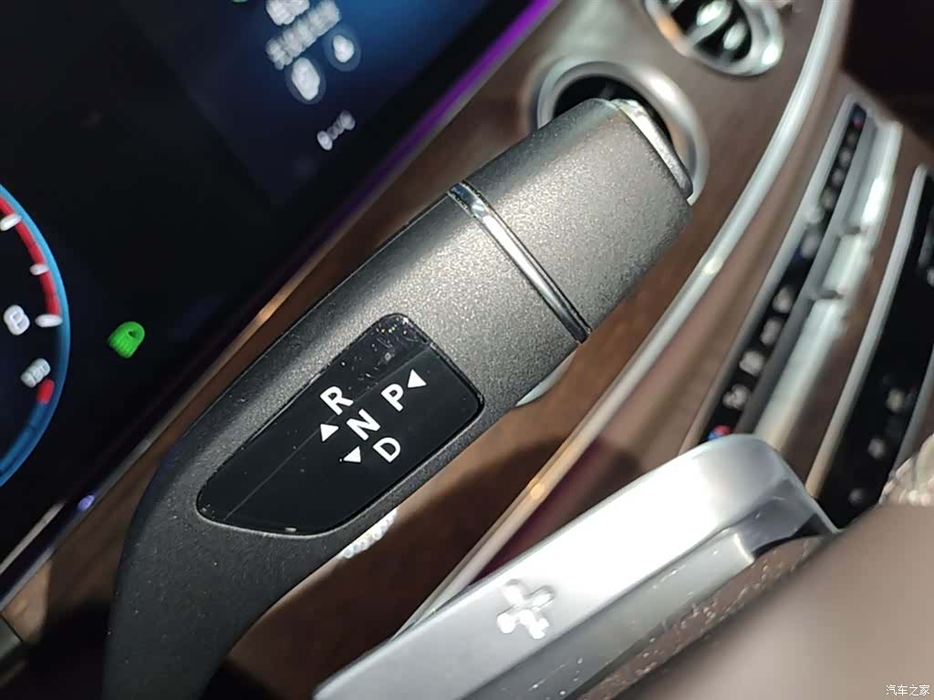 Mercedes-Benz E-Class, 2023 14