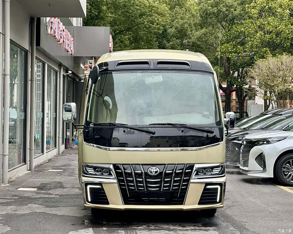 Toyota Coaster, 2025 2