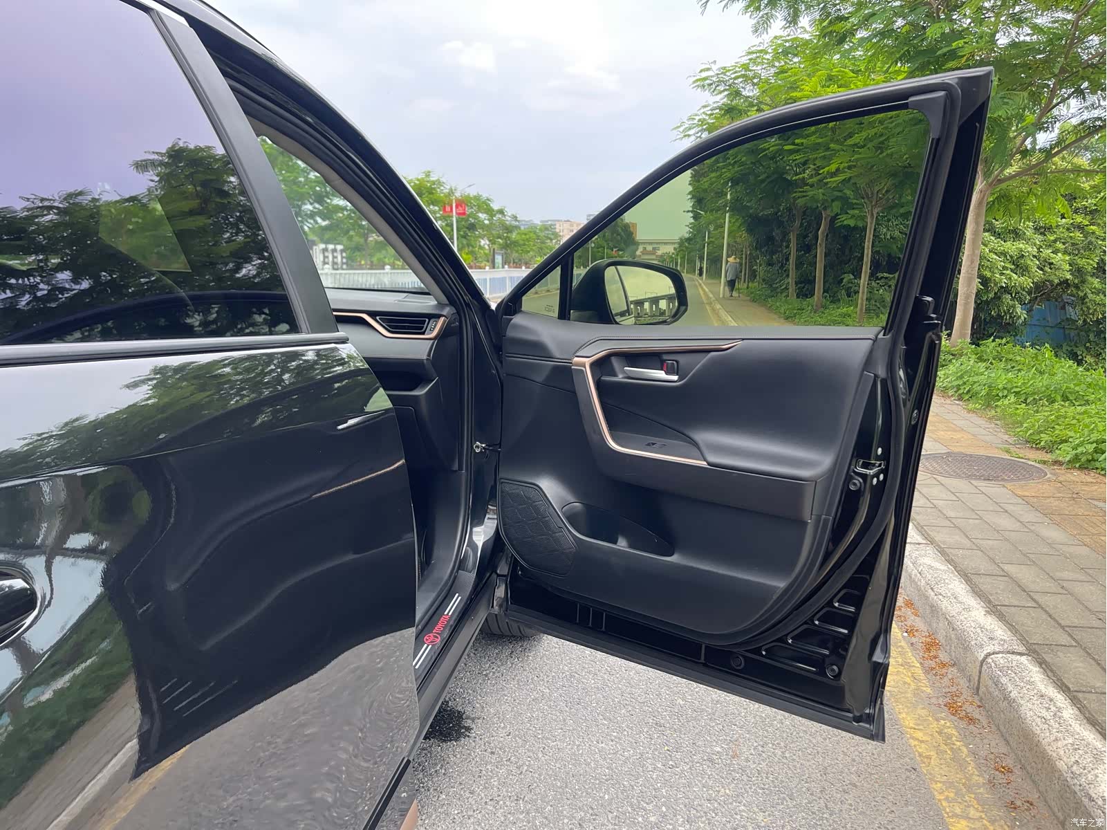 Toyota Wildlander, 2024 13
