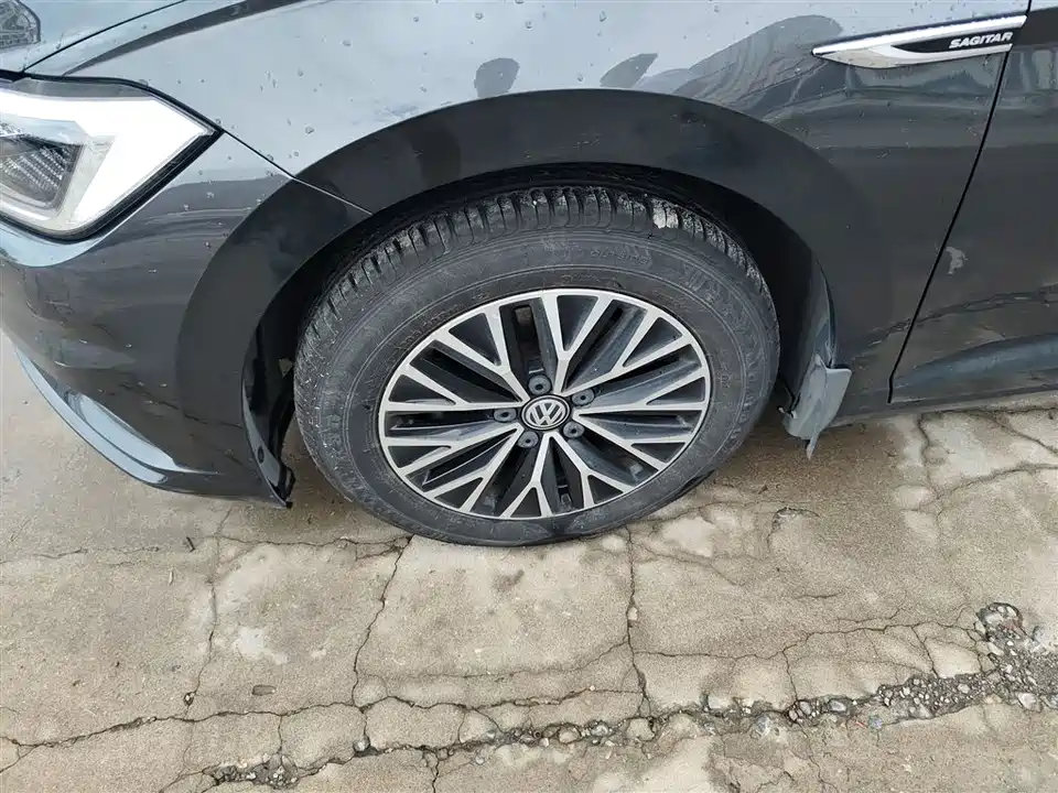 Volkswagen Sagitar