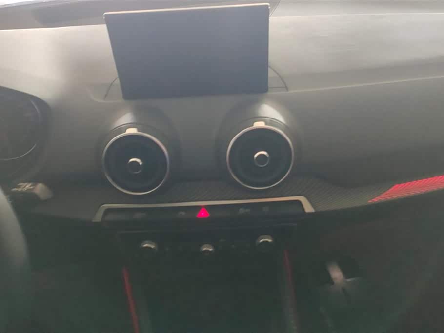 Audi Q2L Audi Q2L