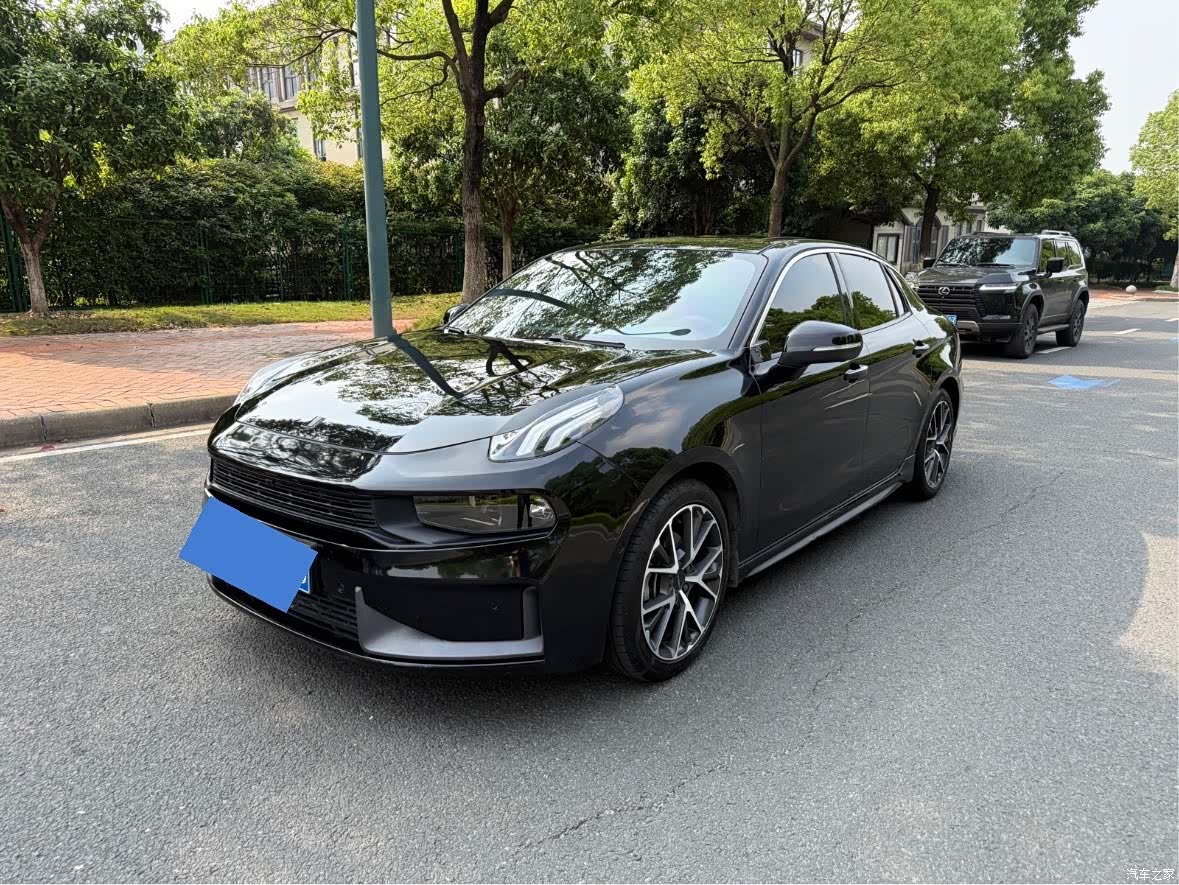 Lynk & Co 01