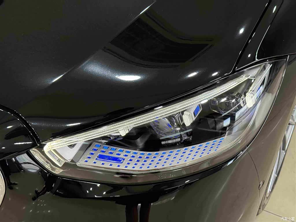 Mercedes-Benz S-Class, 2024 4