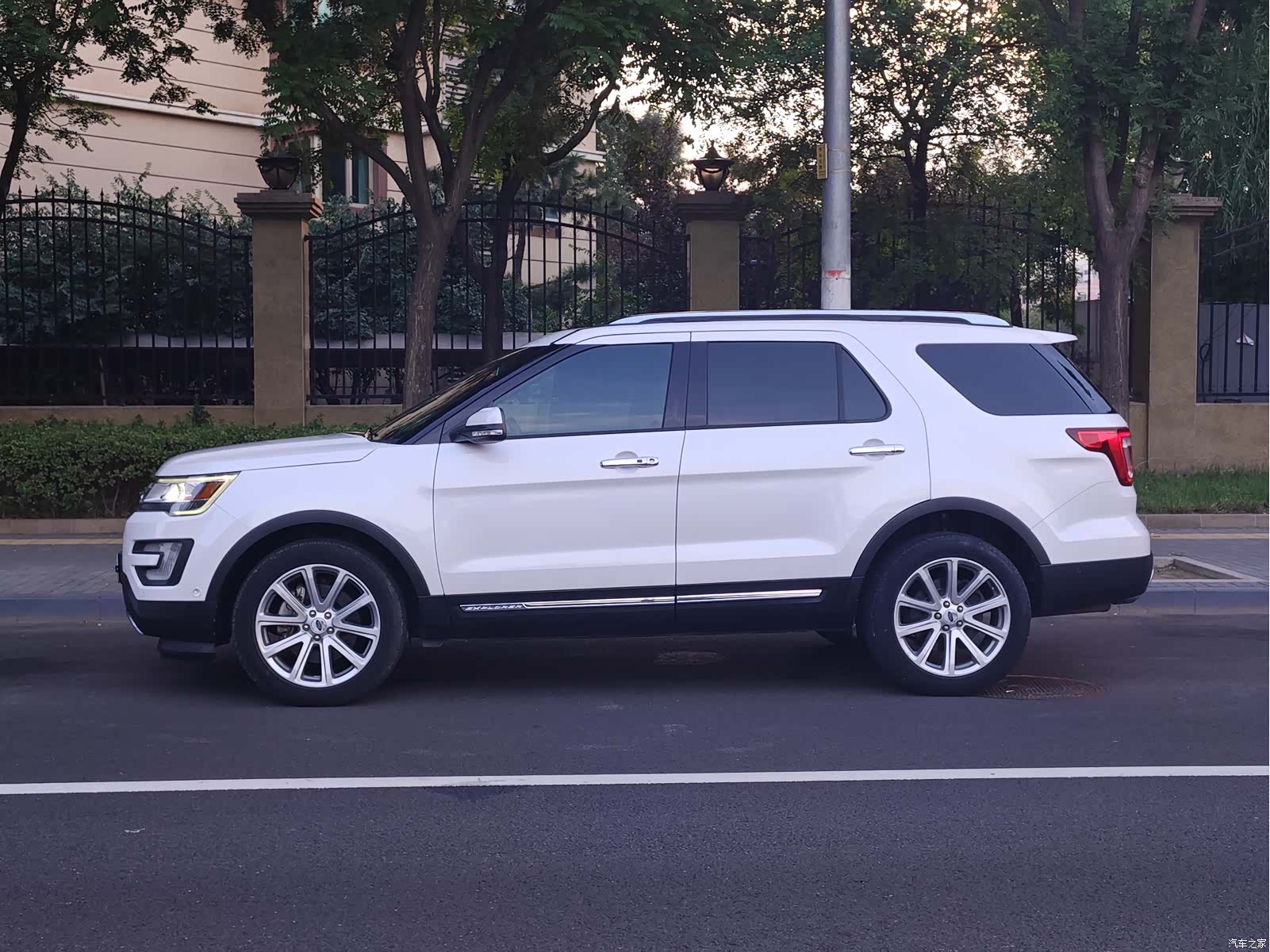 Ford Explorer, 2016 все фото