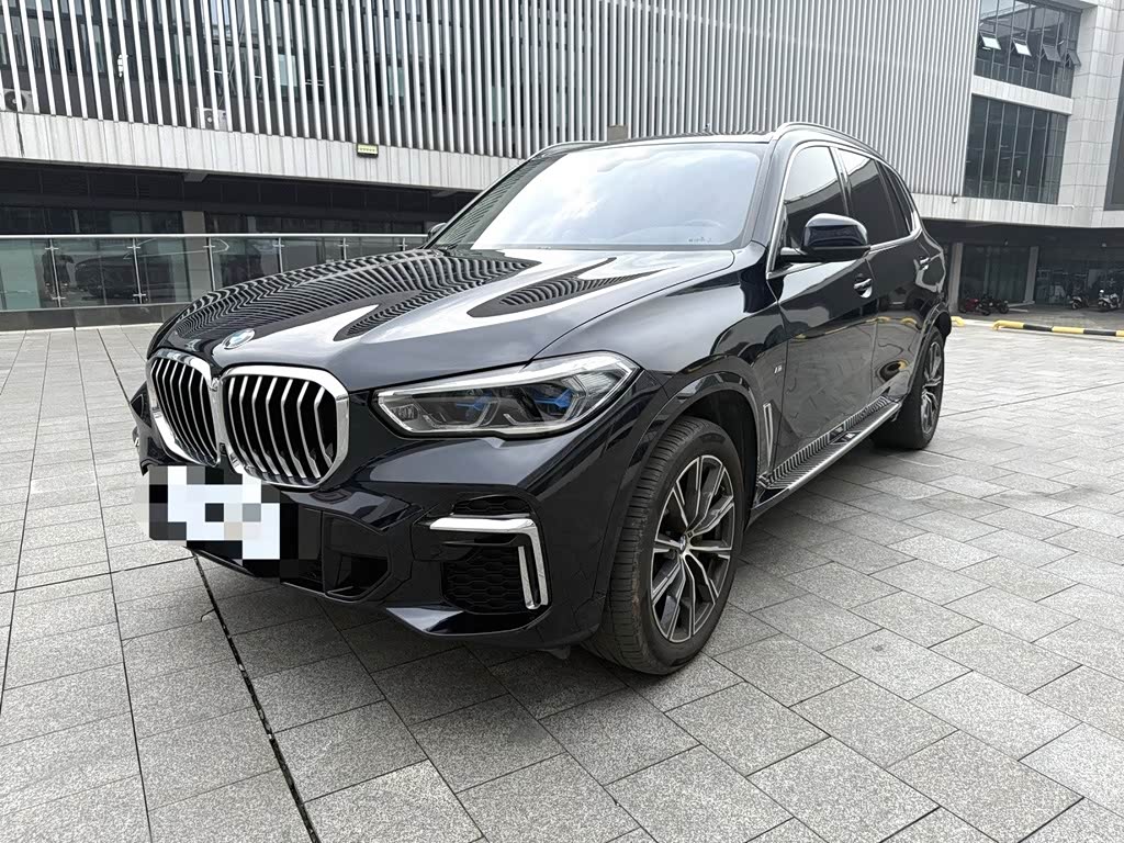 BMW X5 2022 xDrive 30Li Premium M Sport