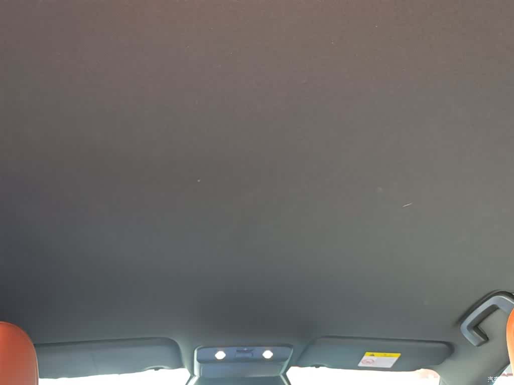 Wuling Starlight, 2025 18