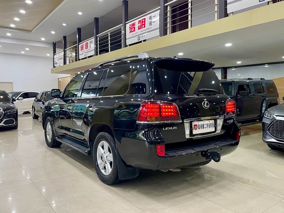 Lexus LX