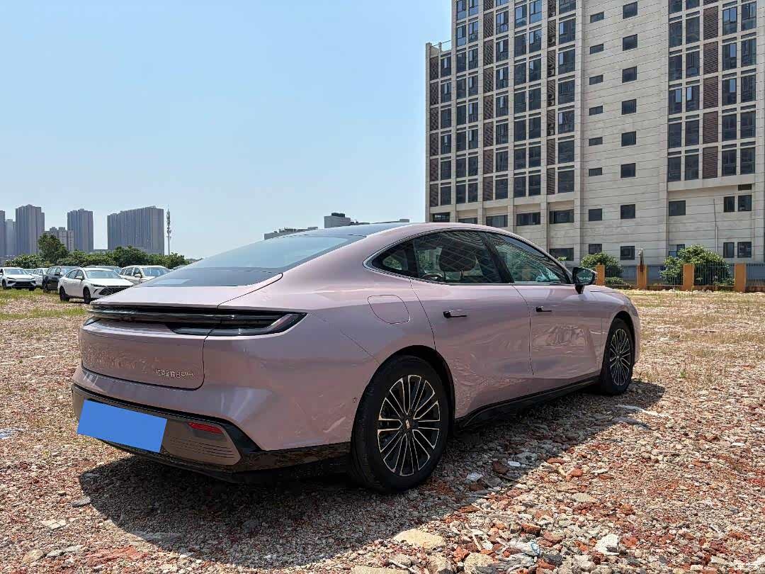 Geely 8, 2026 все фото