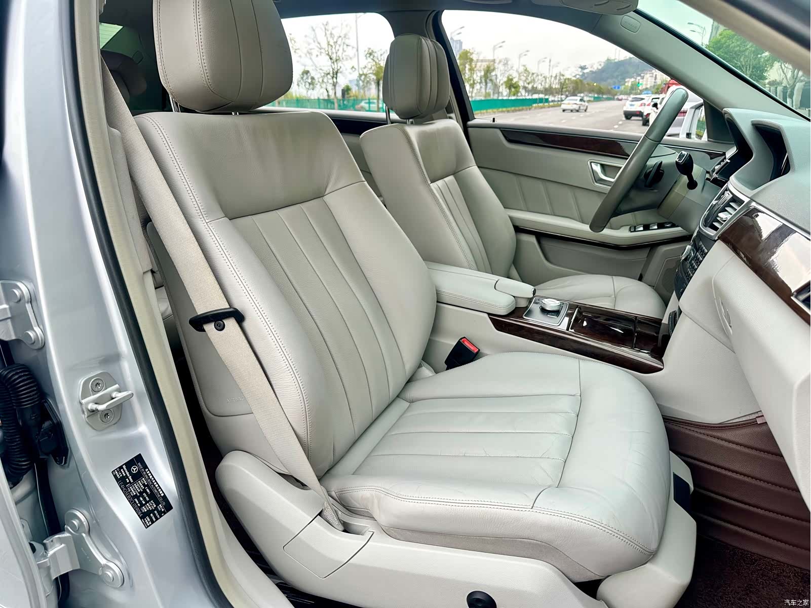 Mercedes-Benz E-Class, 2012 22