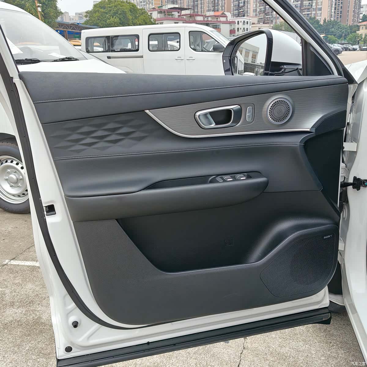 Chery Tiggo 8 Plus, 2024 10