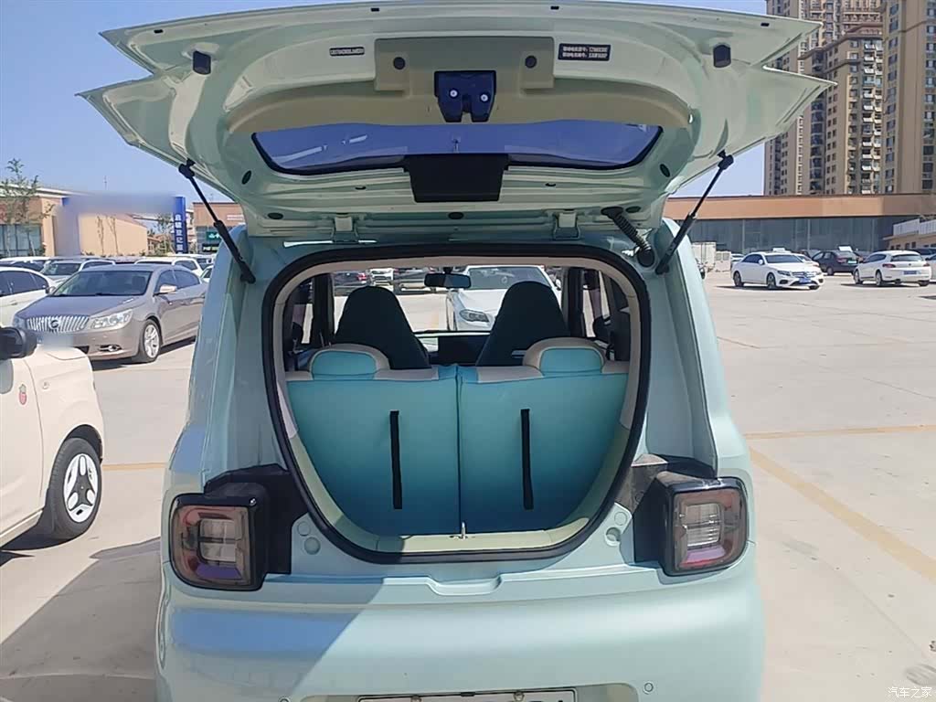 Geely Panda, 2025 19
