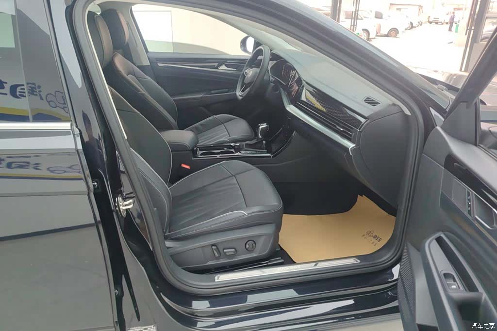Volkswagen Passat, 2023 8