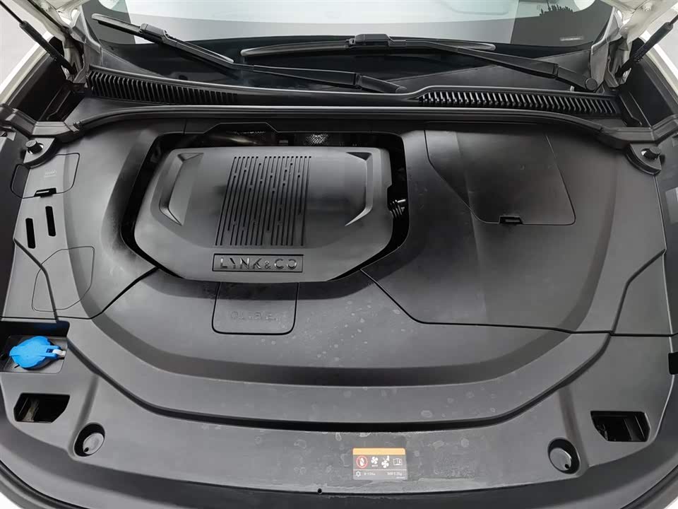 Lynk & Co 06