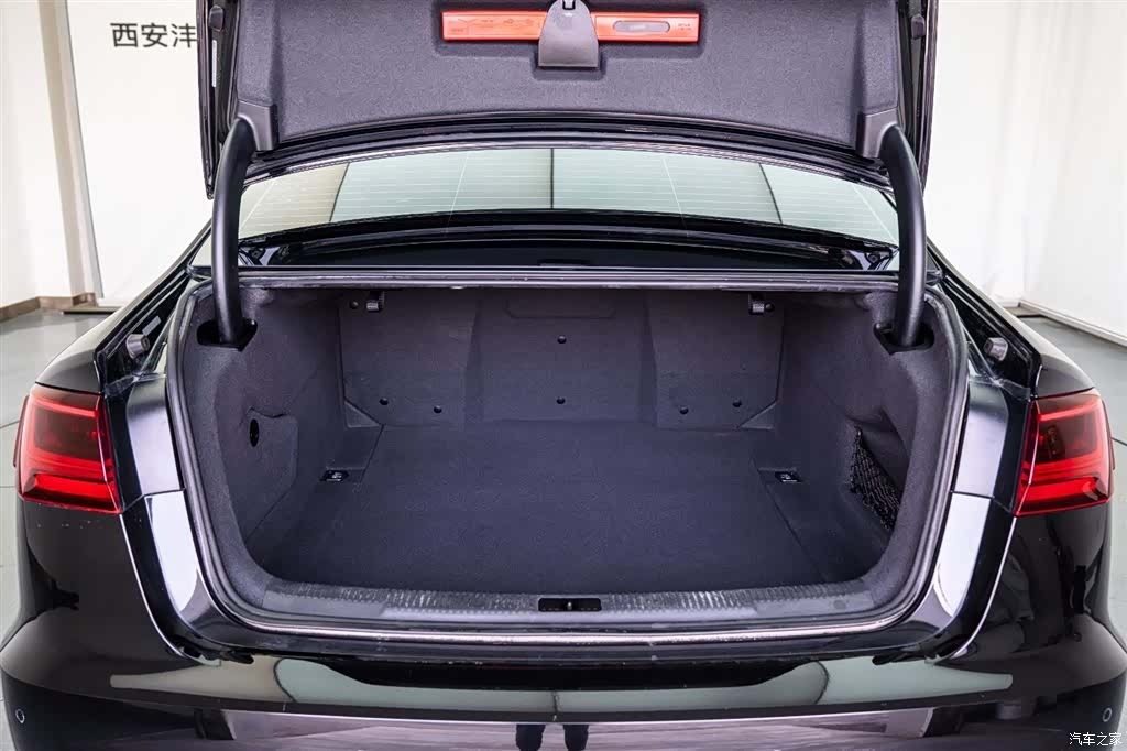 Audi A6L, 2018 9