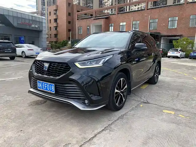 Toyota Crown Kluger 2023 — купить из Китая под заказ