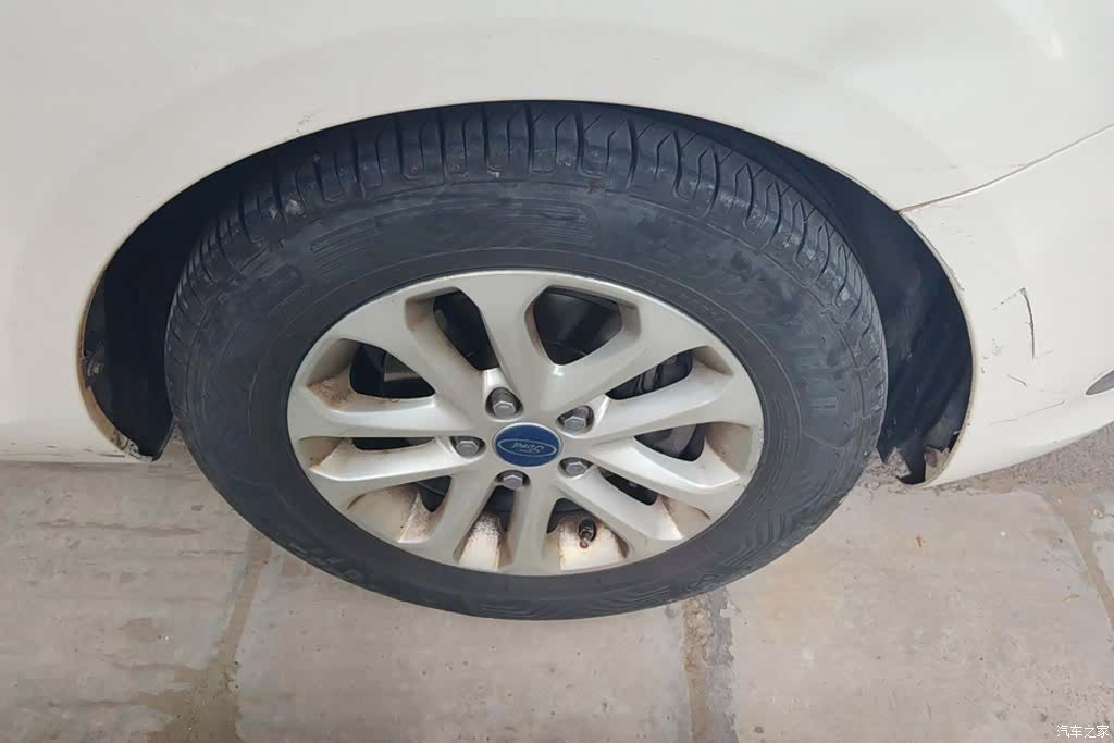 Ford Focus, 2014 6