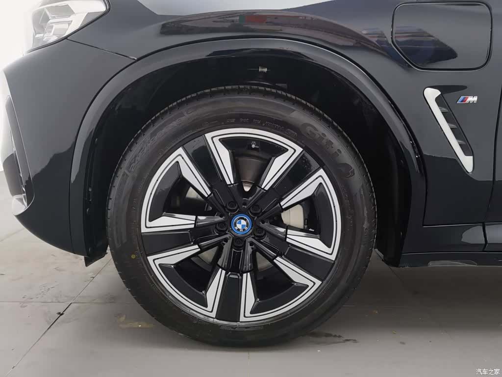 BMW iX3, 2024 17
