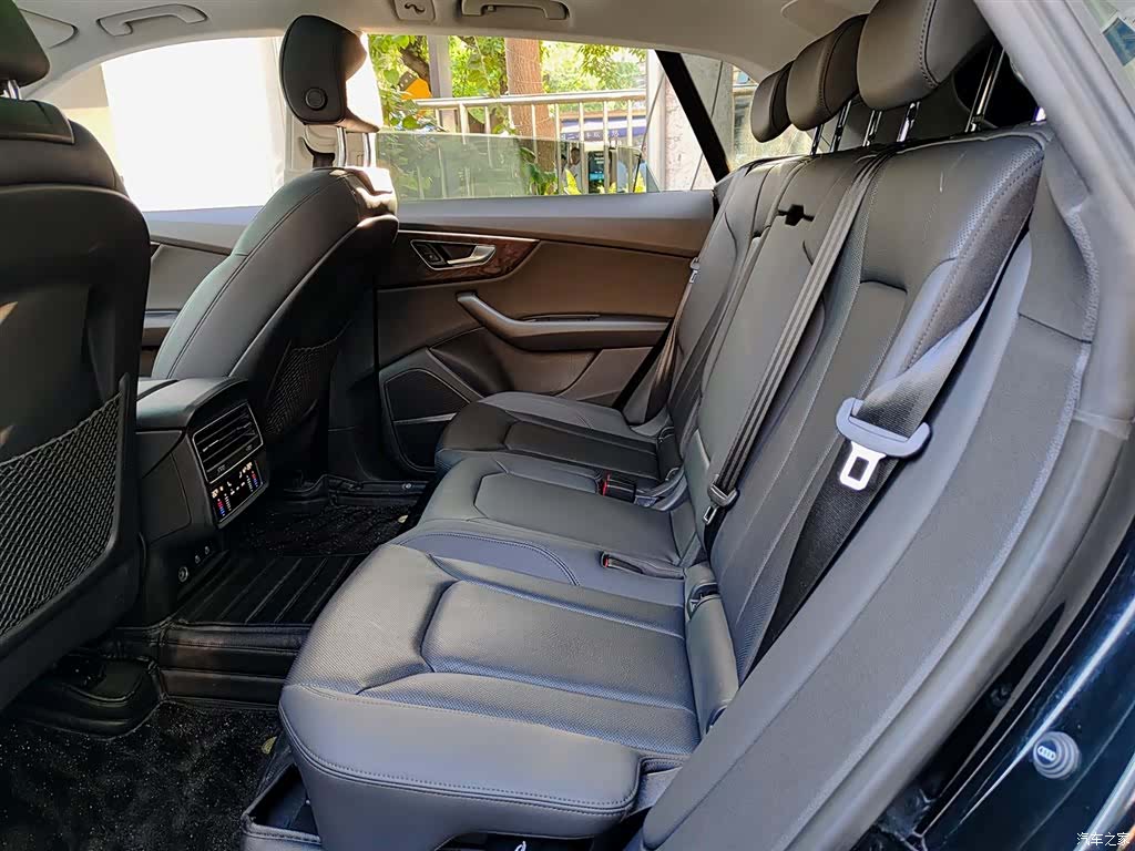 Audi Q8, 2022 8
