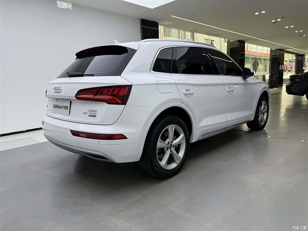 Audi Q5L, 2020 все фото