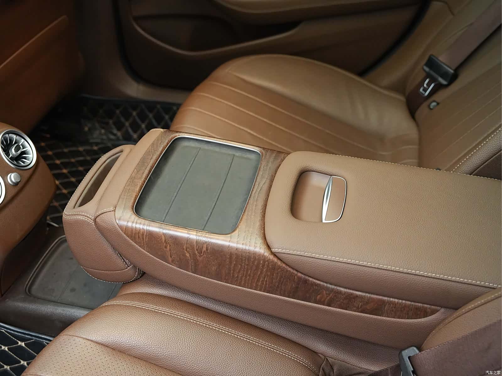 Mercedes-Benz E-Class, 2020 12