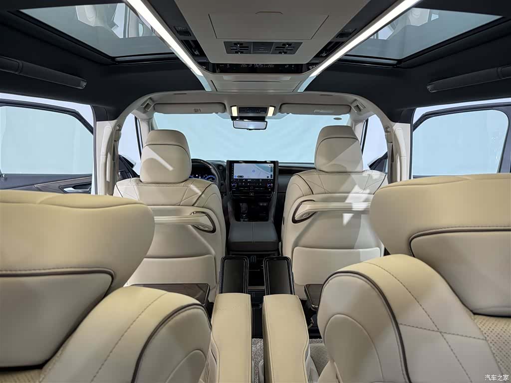 Toyota Alphard, 2024 17