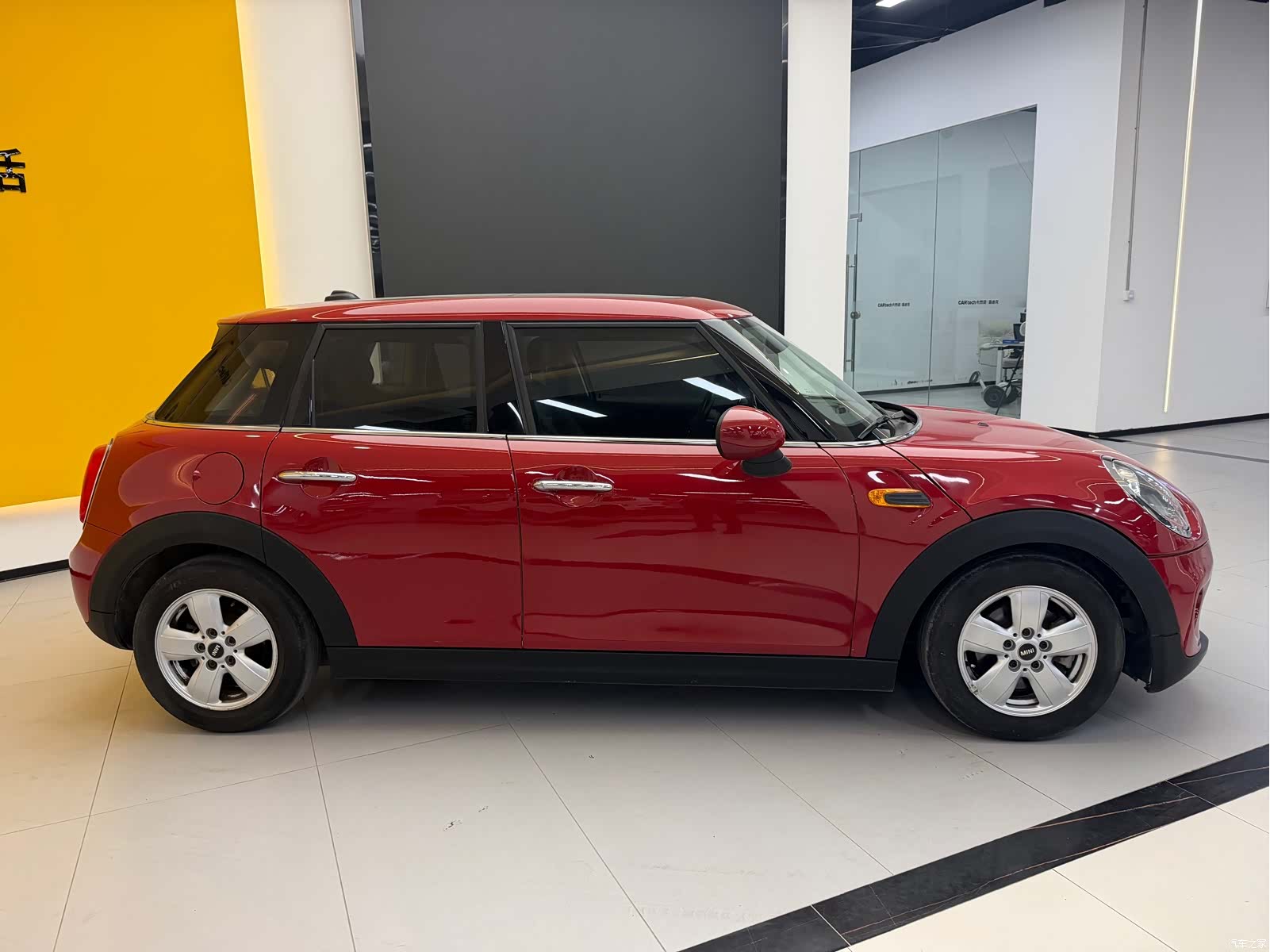 Mini ONE, 2016 4