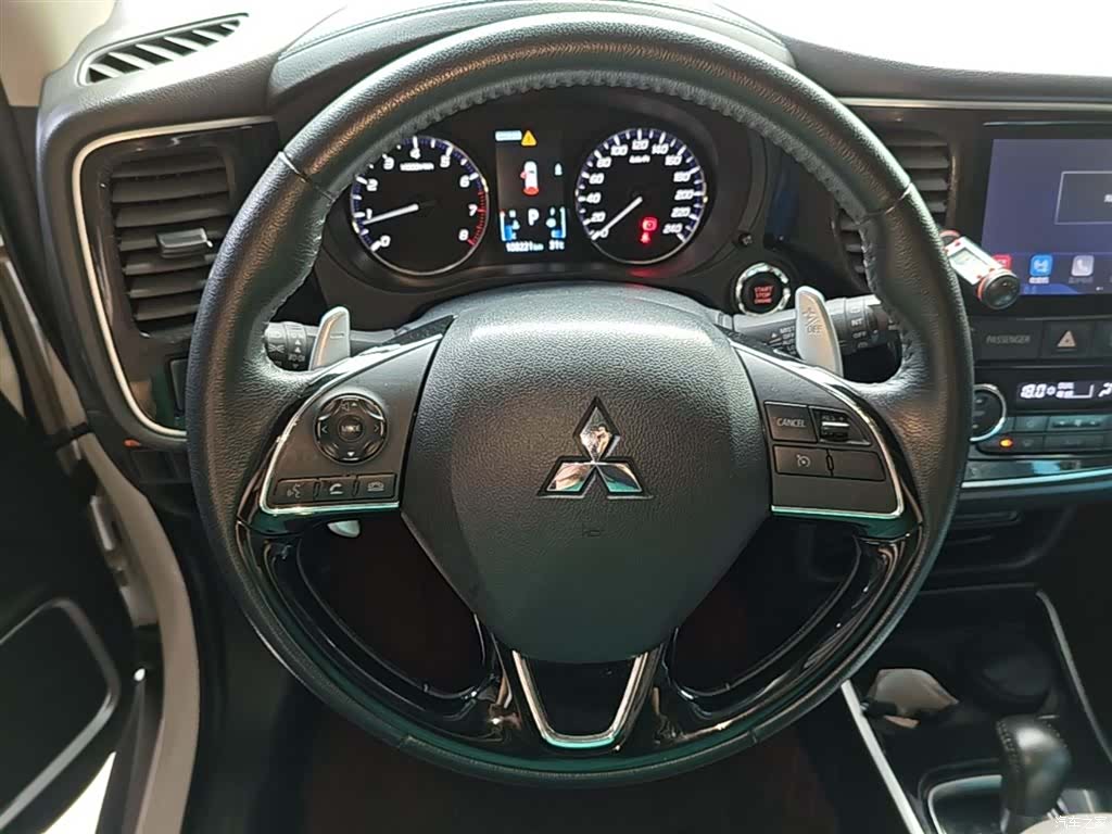 Mitsubishi Outlander, 2018 11
