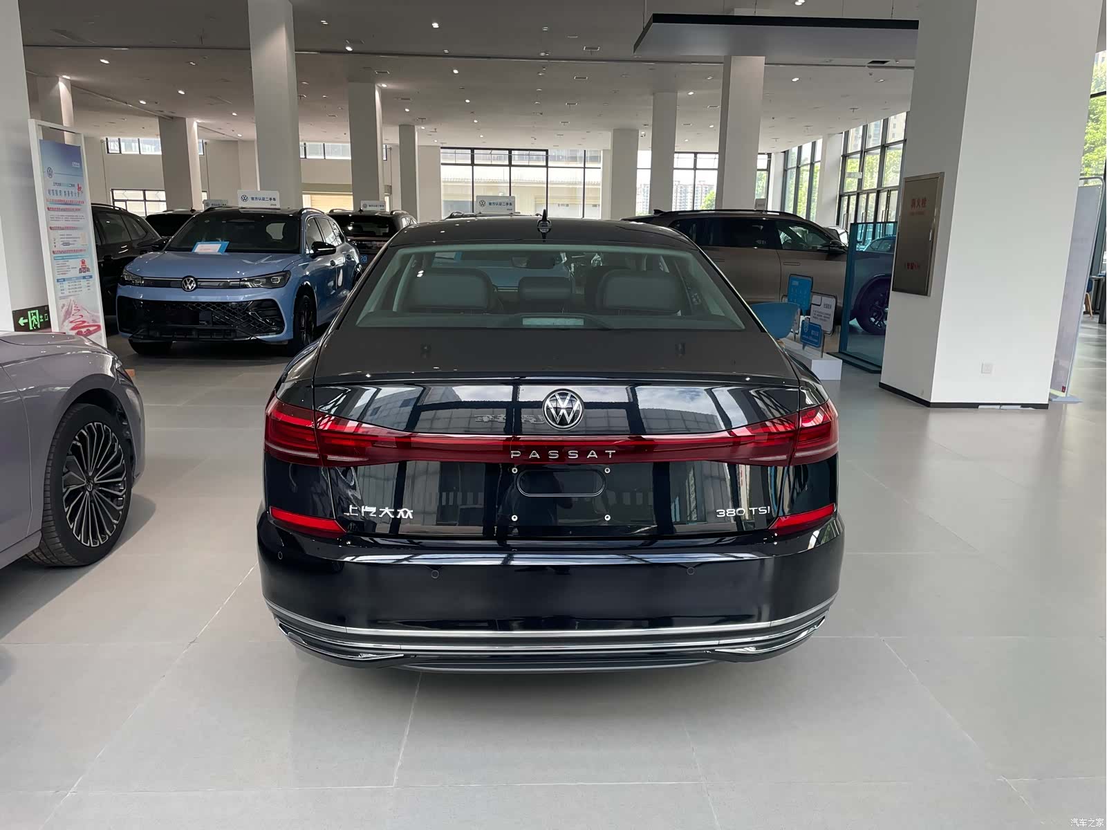Volkswagen Passat, 2025 11