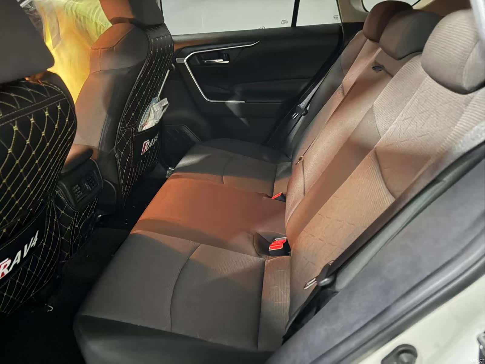 Toyota RAV4, 2020 7