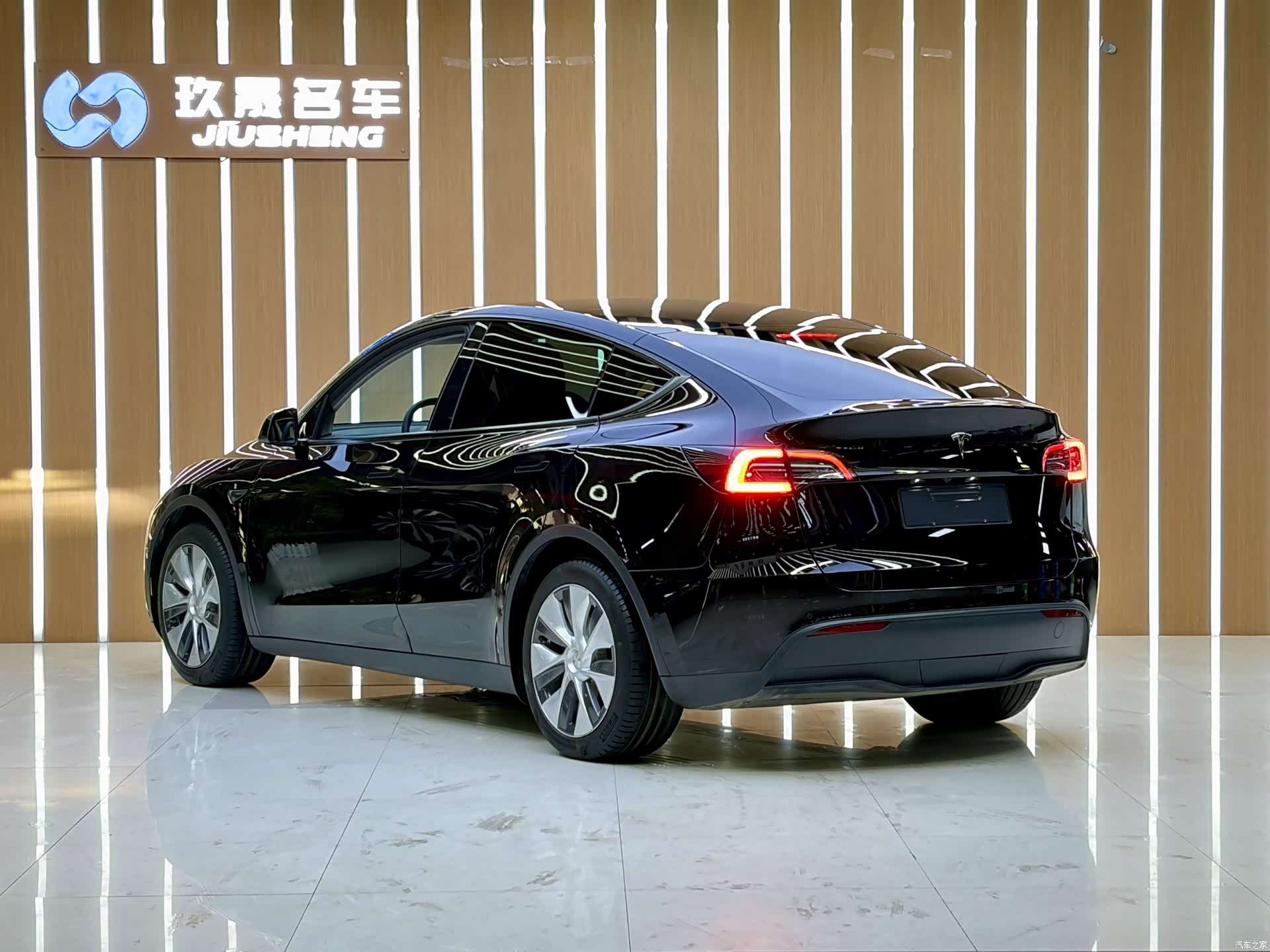 Tesla Model Y, 2022 19